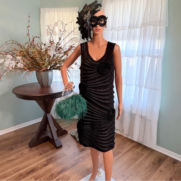 Green Faux Fur Handbag with Pearl Strap - Picture 8 of 8